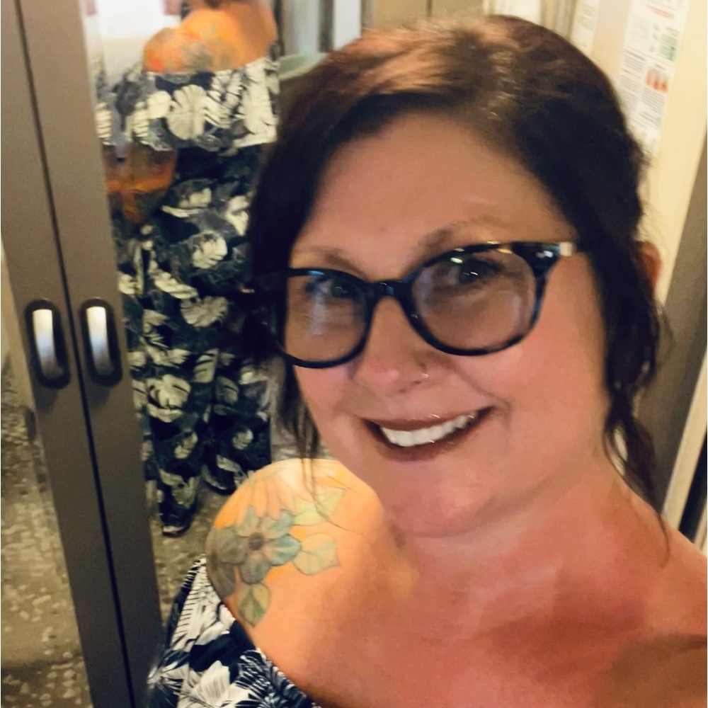 Meet your Posher, Angela